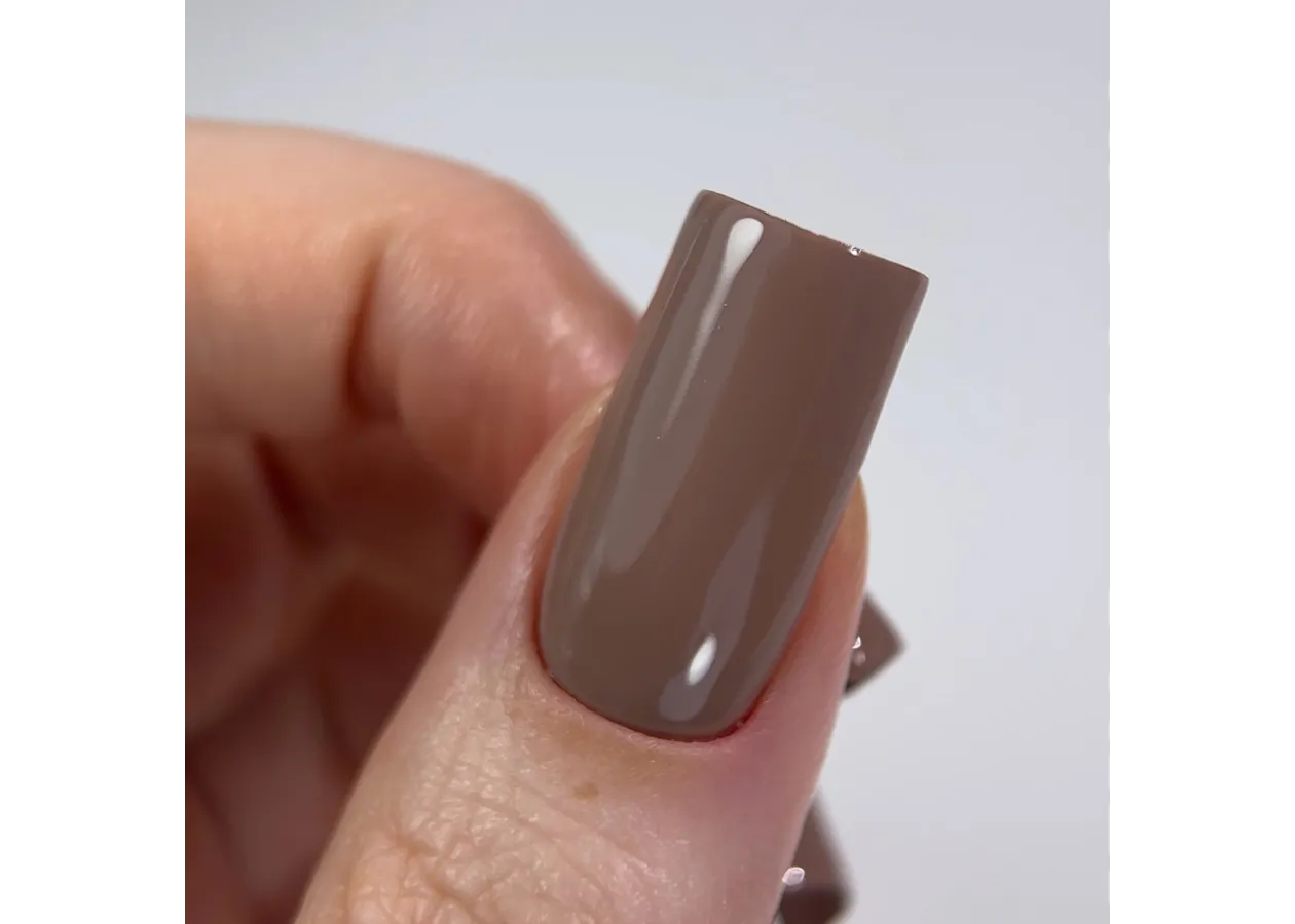 Гель-лак кольоровий Divia Nude Story NS080 Mocha Moment (сіро-коричневий) Di1233, 8 мл - Фото 3